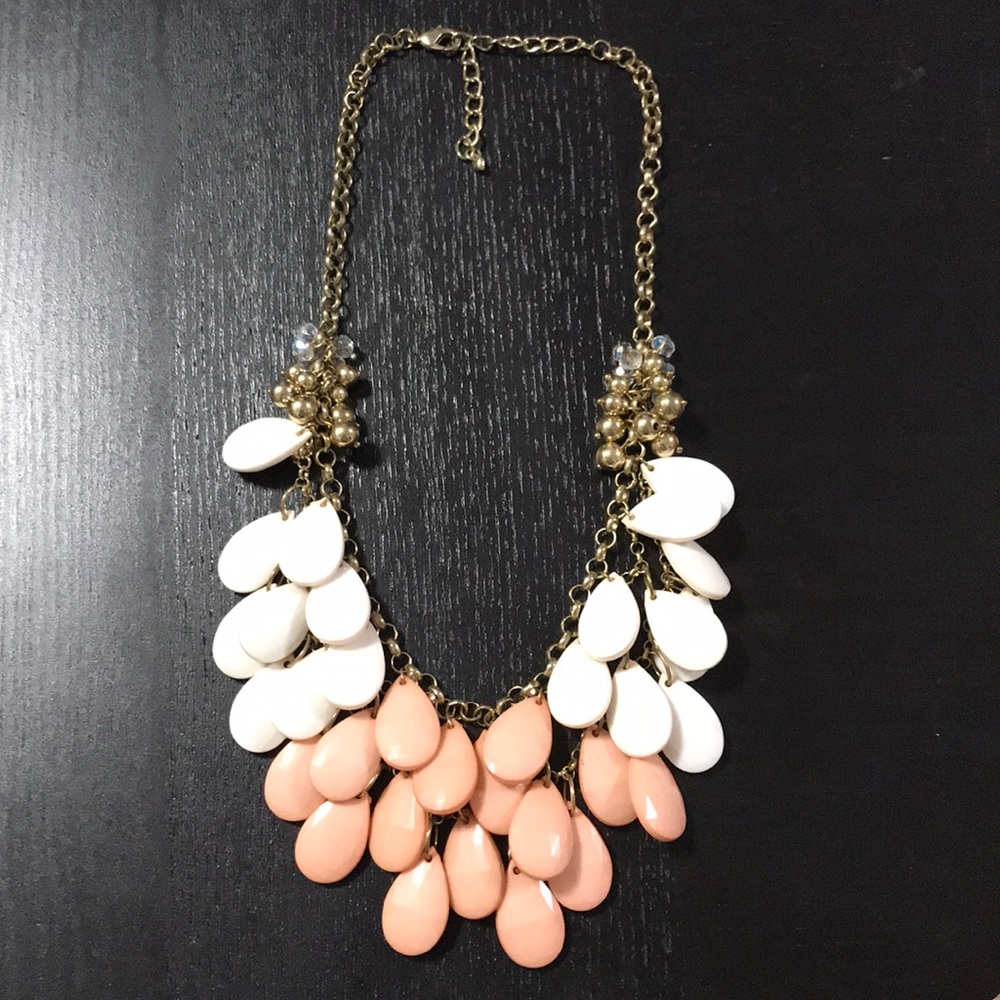 Pink/white Francesca’s necklace